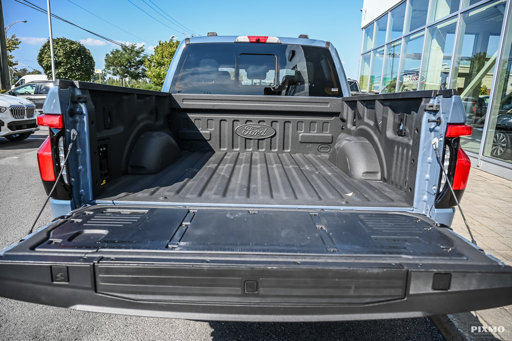 2023 Ford F-150 Lightning in Brossard, Quebec - 12 - w1024h768px