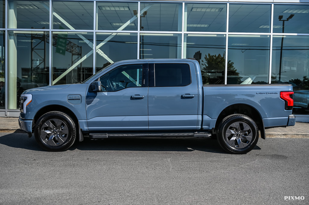 Ford F-150 Lightning  2023 à Brossard, Québec - 4 - w1024h768px