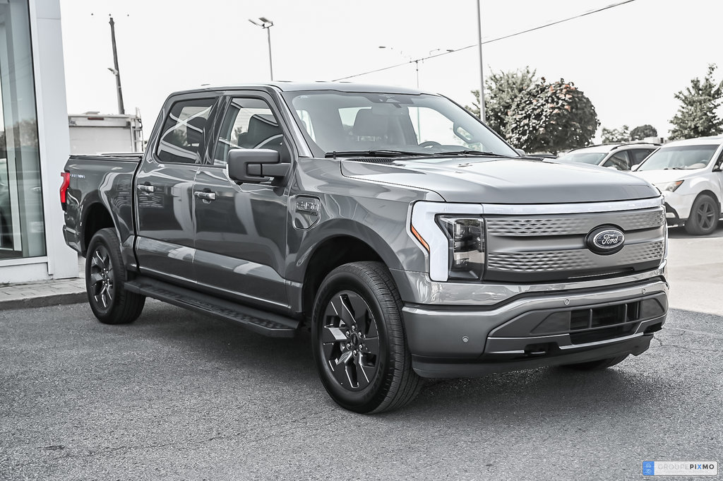 Ford F-150 Lightning  2023 à Brossard, Québec - 3 - w1024h768px