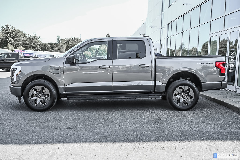 Ford F-150 Lightning  2023 à Brossard, Québec - 4 - w1024h768px