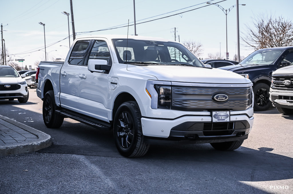 Ford F-150 Lightning  2023 à Brossard, Québec - 4 - w1024h768px