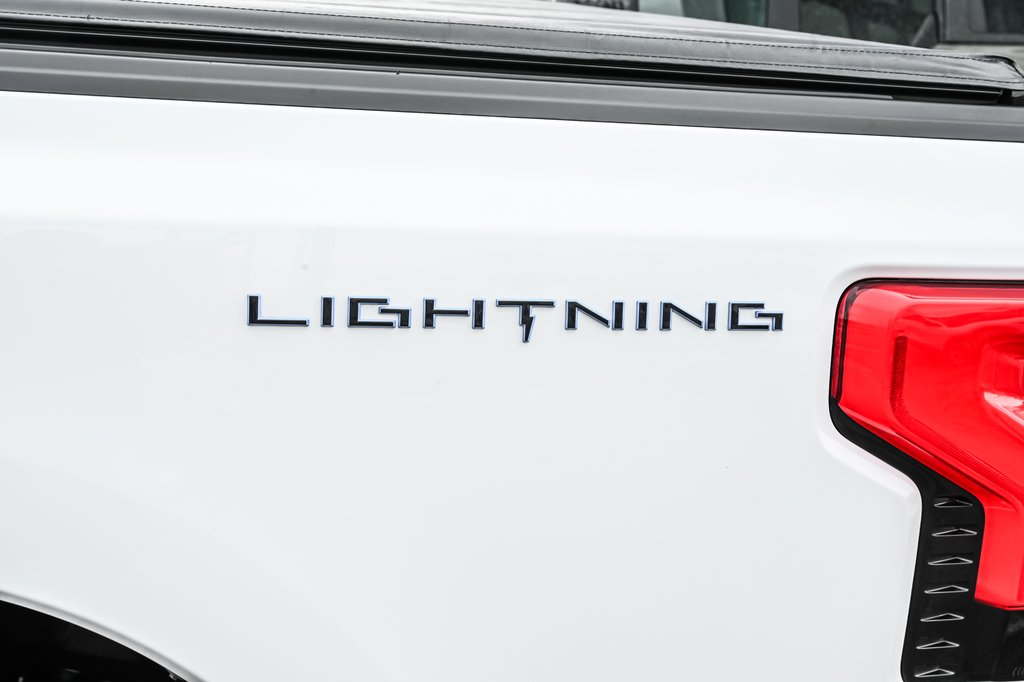 Ford F-150 Lightning LARIAT | EXTENDED RANGE 515KM | TOIT PANO | 2023 à Brossard, Québec - 17 - w1024h768px