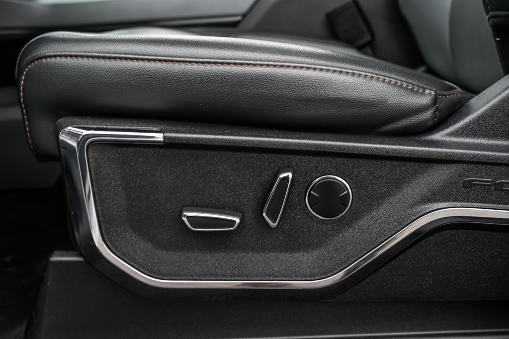 Ford F-150 Lightning LARIAT | EXTENDED RANGE 515KM | TOIT PANO | 2023 à Brossard, Québec - 22 - w1024h768px