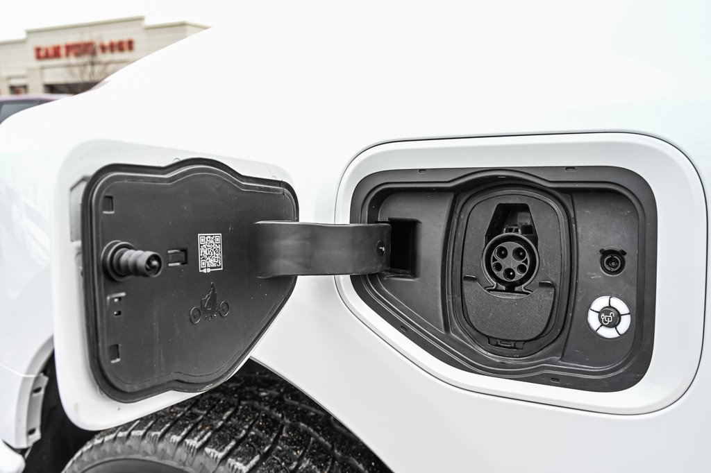 Ford F-150 Lightning LARIAT | EXTENDED RANGE 515KM | TOIT PANO | 2023 à Brossard, Québec - 19 - w1024h768px