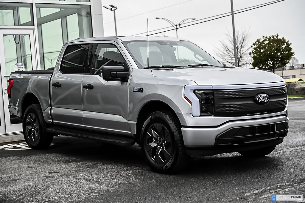 2024 Ford F-150 Lightning in Brossard, Quebec - 3 - w1024h768px