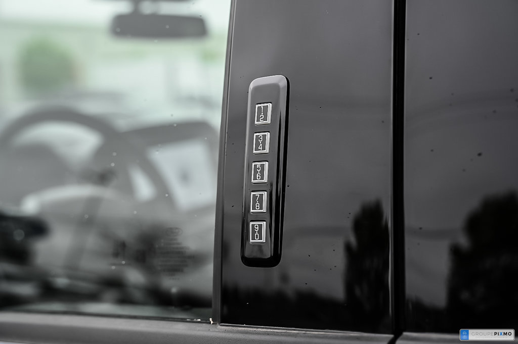 2024 Ford F-150 Lightning in Brossard, Quebec - 8 - w1024h768px