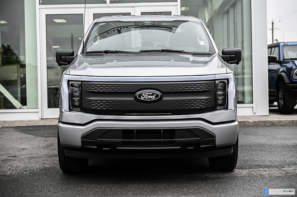 2024 Ford F-150 Lightning in Brossard, Quebec - 2 - w1024h768px
