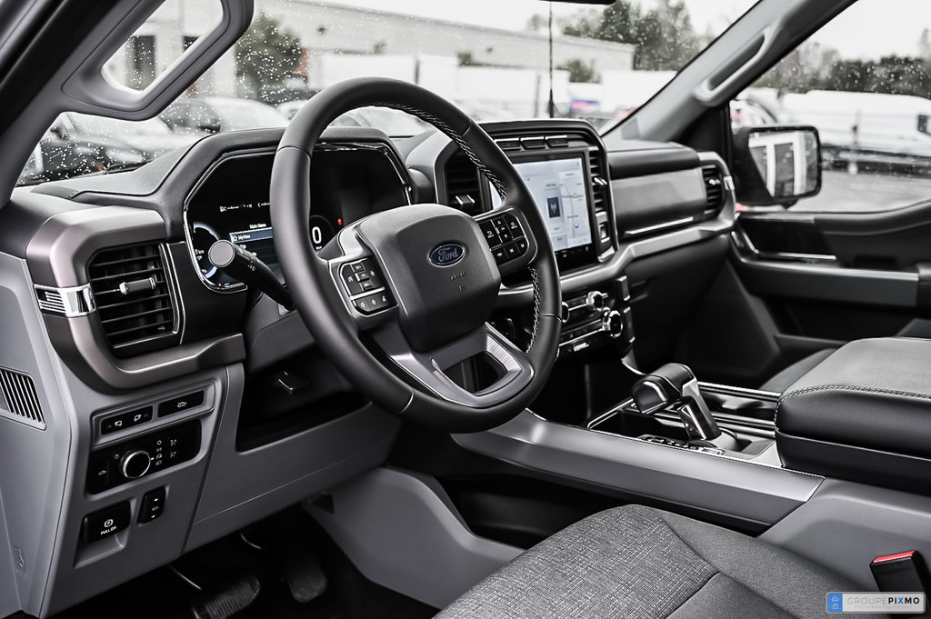 2024 Ford F-150 Lightning in Brossard, Quebec - 14 - w1024h768px