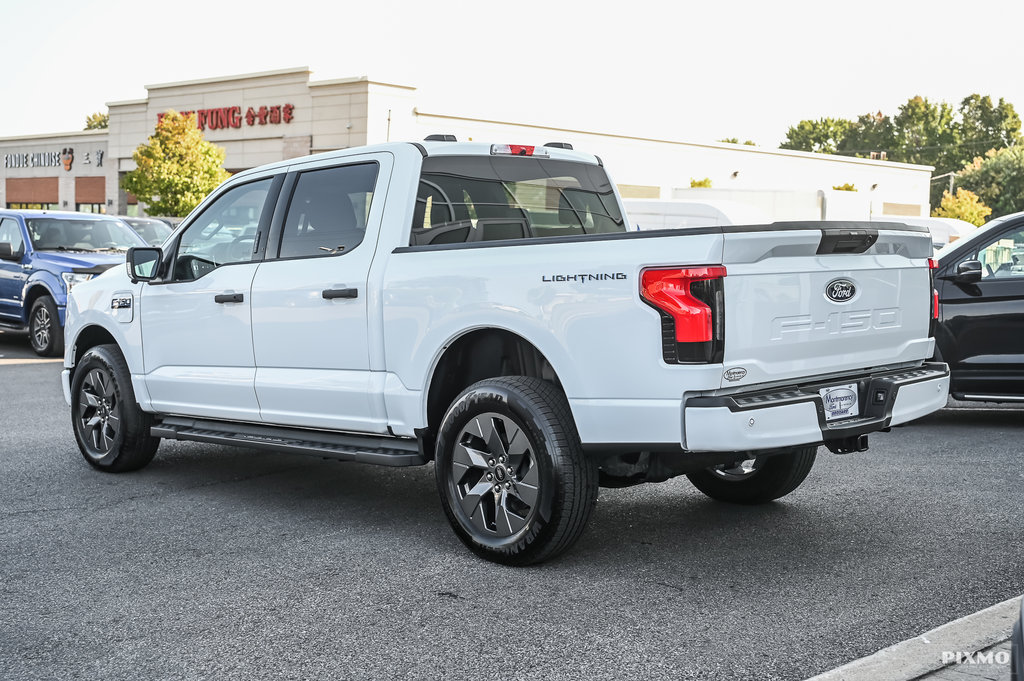 Ford F-150 Lightning  2024 à Brossard, Québec - 8 - w1024h768px