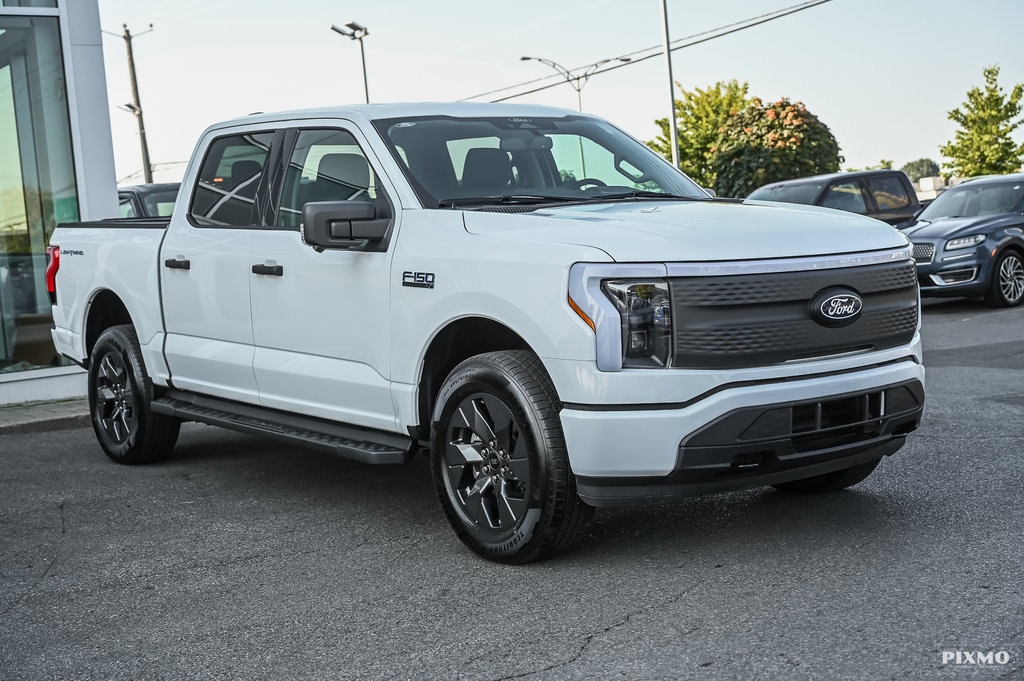 Ford F-150 Lightning  2024 à Brossard, Québec - 3 - w1024h768px