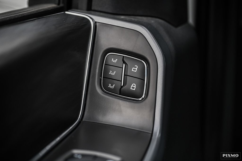2024 Ford F-150 Lightning in Brossard, Quebec - 17 - w1024h768px
