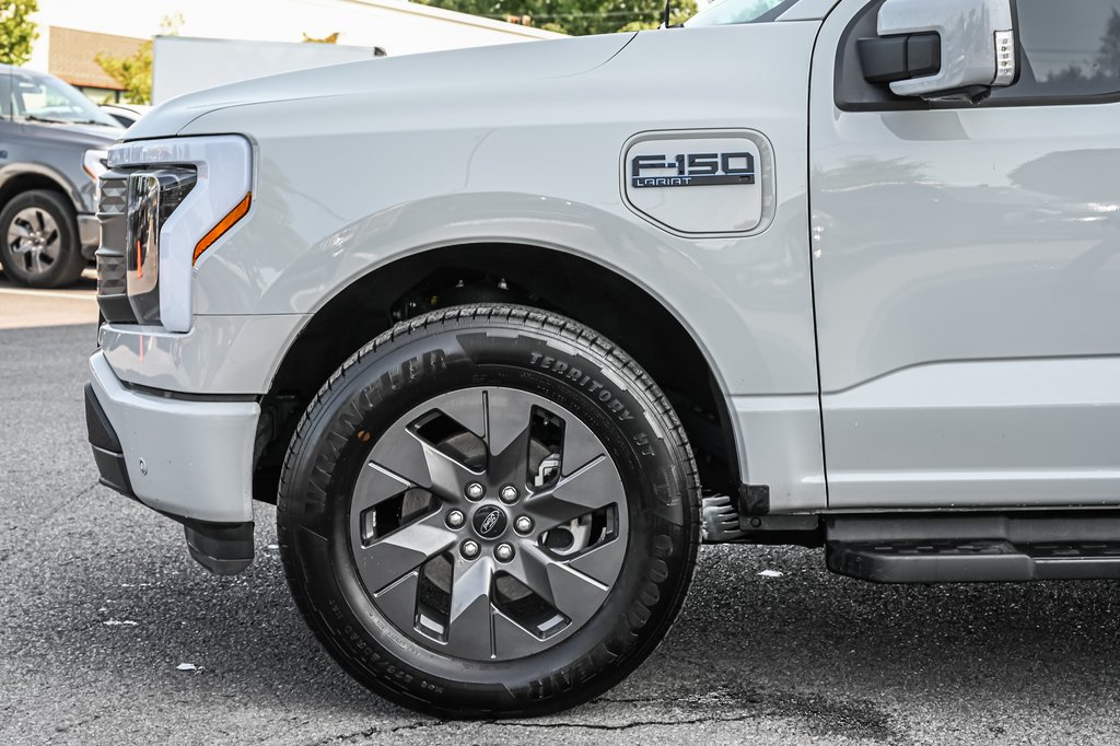 2024 Ford F-150 Lightning in Brossard, Quebec - 8 - w1024h768px