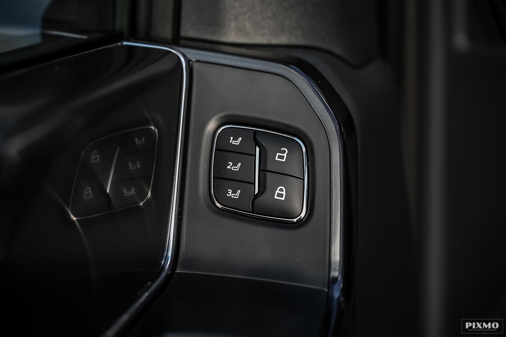 Ford F-150 Lightning  2025 à Brossard, Québec - 21 - w1024h768px