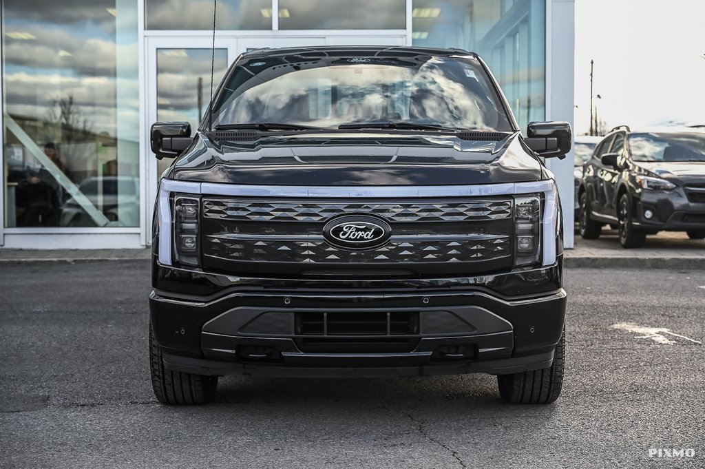 Ford F-150 Lightning  2025 à Brossard, Québec - 2 - w1024h768px