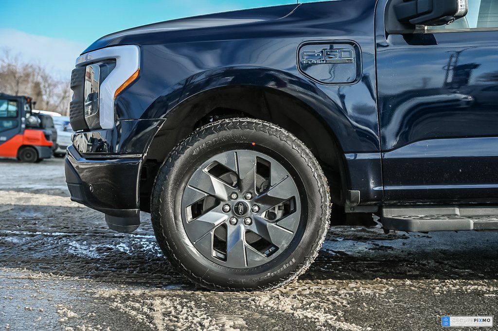 2025 Ford F-150 Lightning in Brossard, Quebec - 8 - w1024h768px