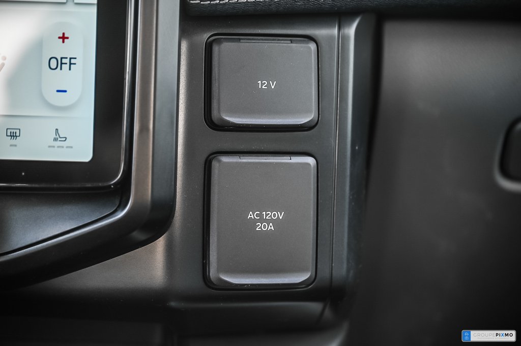 2025 Ford F-150 Lightning in Brossard, Quebec - 28 - w1024h768px