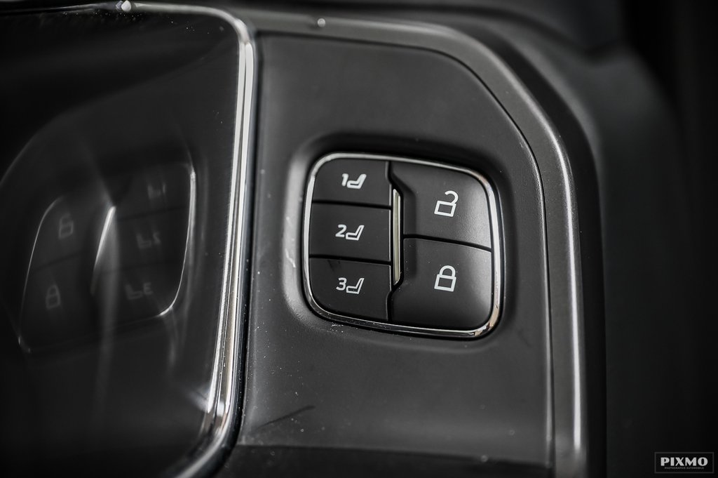Ford F-150 LARIAT | SPÉCIAL DÉMO 0% | POWERBOOST | TOIT PANO 2025 à Brossard, Québec - 19 - w1024h768px