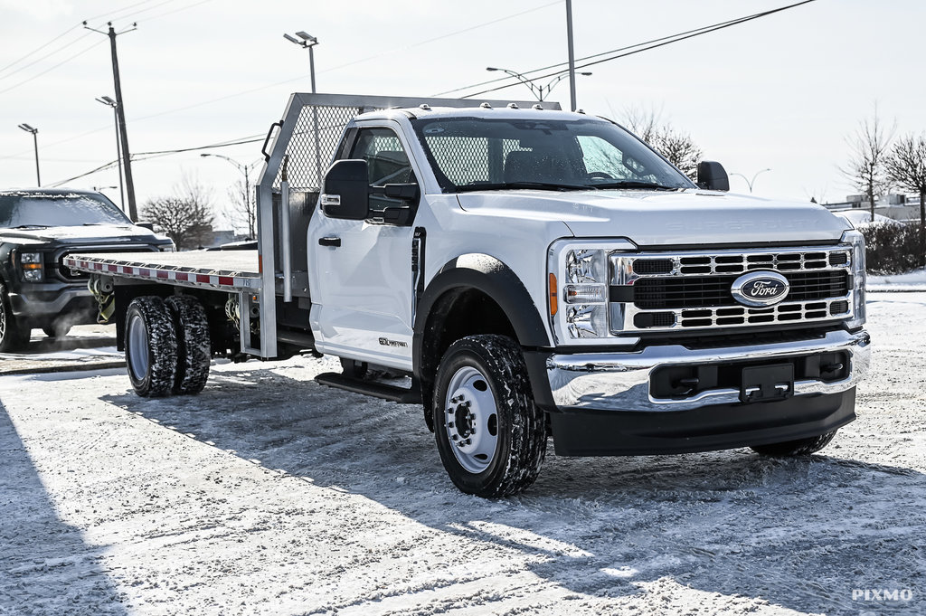 Ford F550  2023 à Brossard, Québec - 3 - w1024h768px