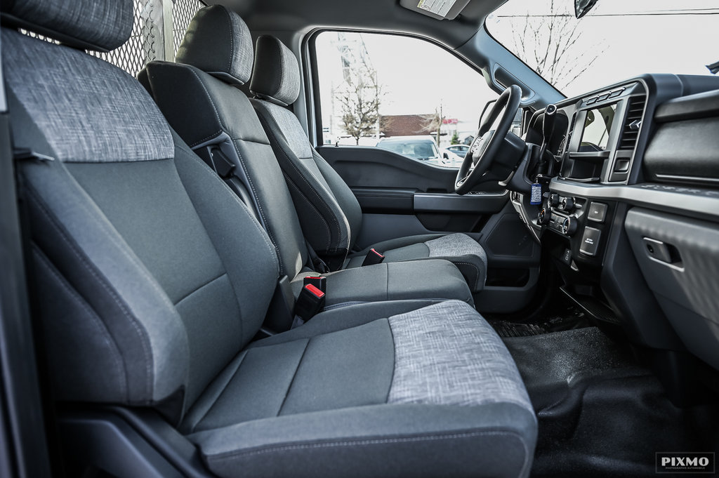 2023 Ford F550 in Brossard, Quebec - 21 - w1024h768px