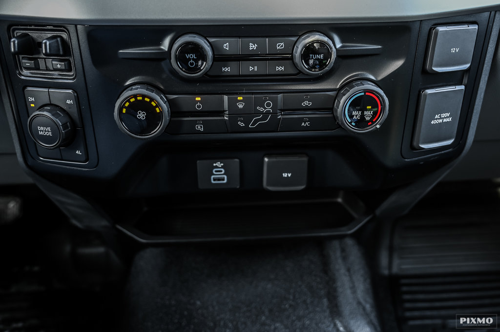 2023 Ford F550 in Brossard, Quebec - 17 - w1024h768px