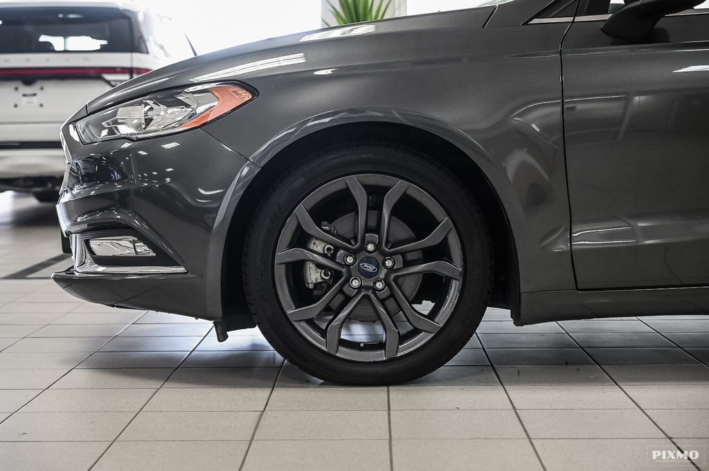 2018 Ford Fusion in Brossard, Quebec - 13 - w1024h768px