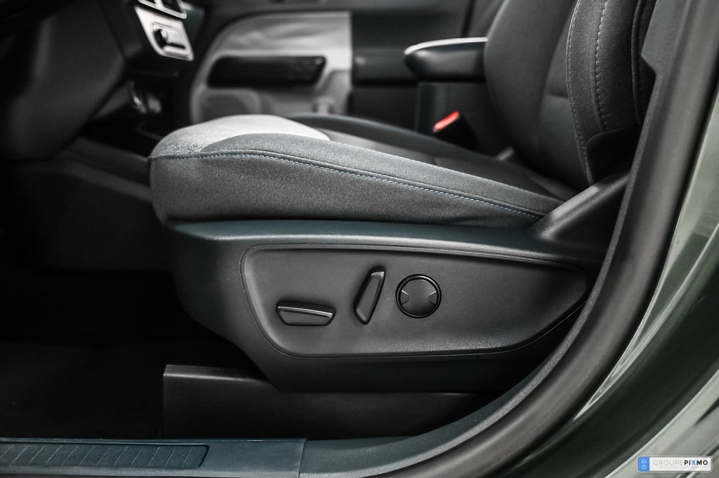 2025 Ford Maverick in Brossard, Quebec - 20 - w1024h768px