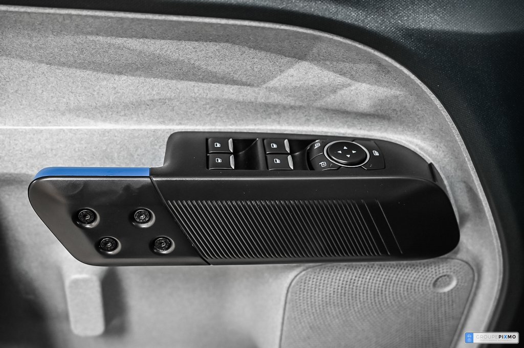 2025 Ford Maverick in Brossard, Quebec - 19 - w1024h768px