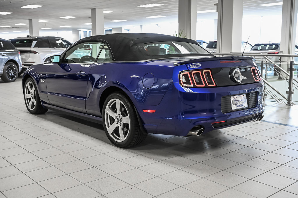 2013 Ford Mustang convertible in Brossard, Quebec - 14 - w1024h768px