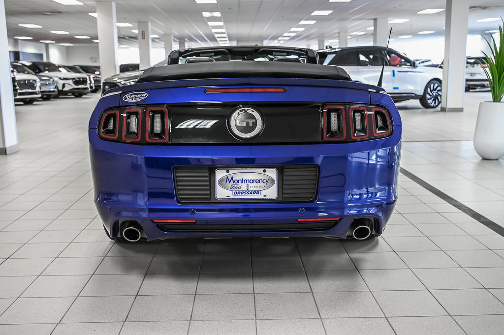 2013 Ford Mustang convertible in Brossard, Quebec - 12 - w1024h768px