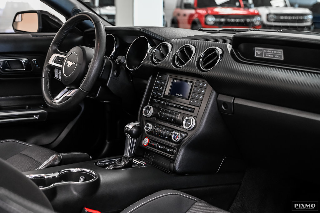 2017 Ford Mustang convertible in Brossard, Quebec - 19 - w1024h768px