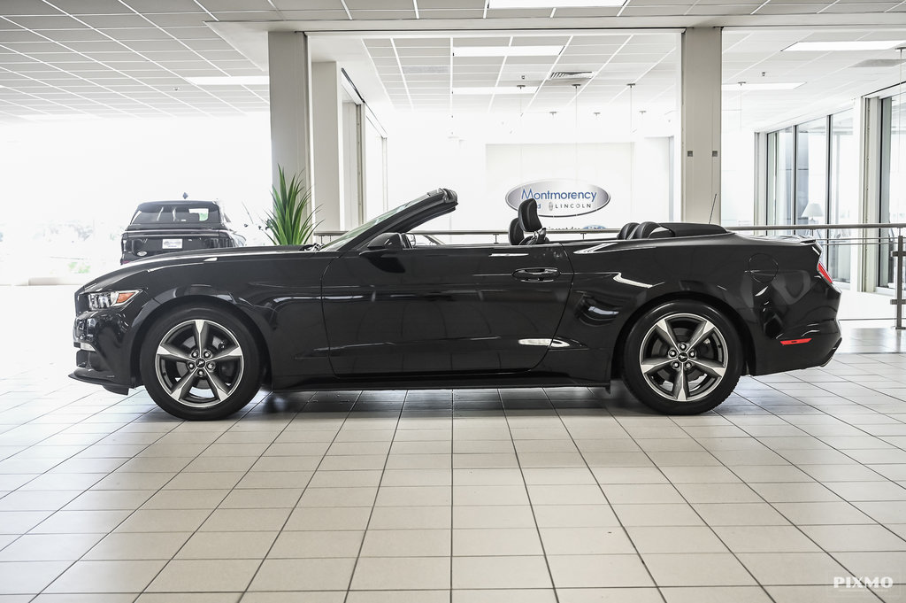 2017 Ford Mustang convertible in Brossard, Quebec - 4 - w1024h768px