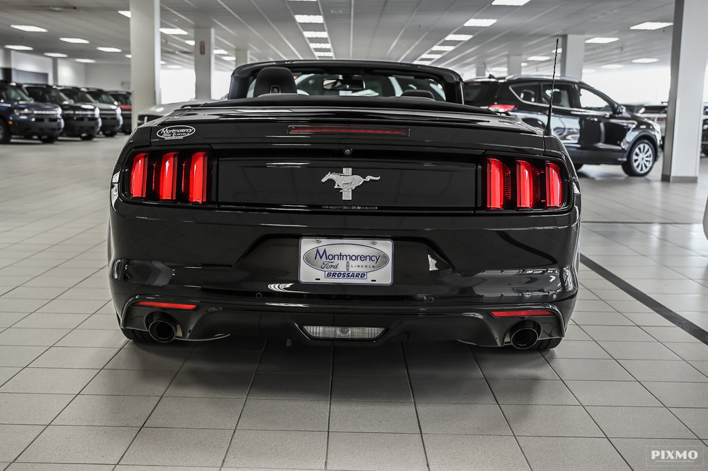 2017 Ford Mustang convertible in Brossard, Quebec - 9 - w1024h768px