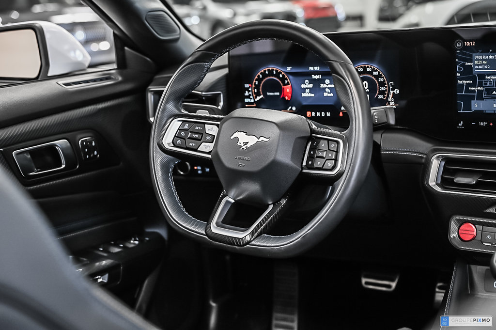 2024 Ford Mustang convertible in Brossard, Quebec - 29 - w1024h768px