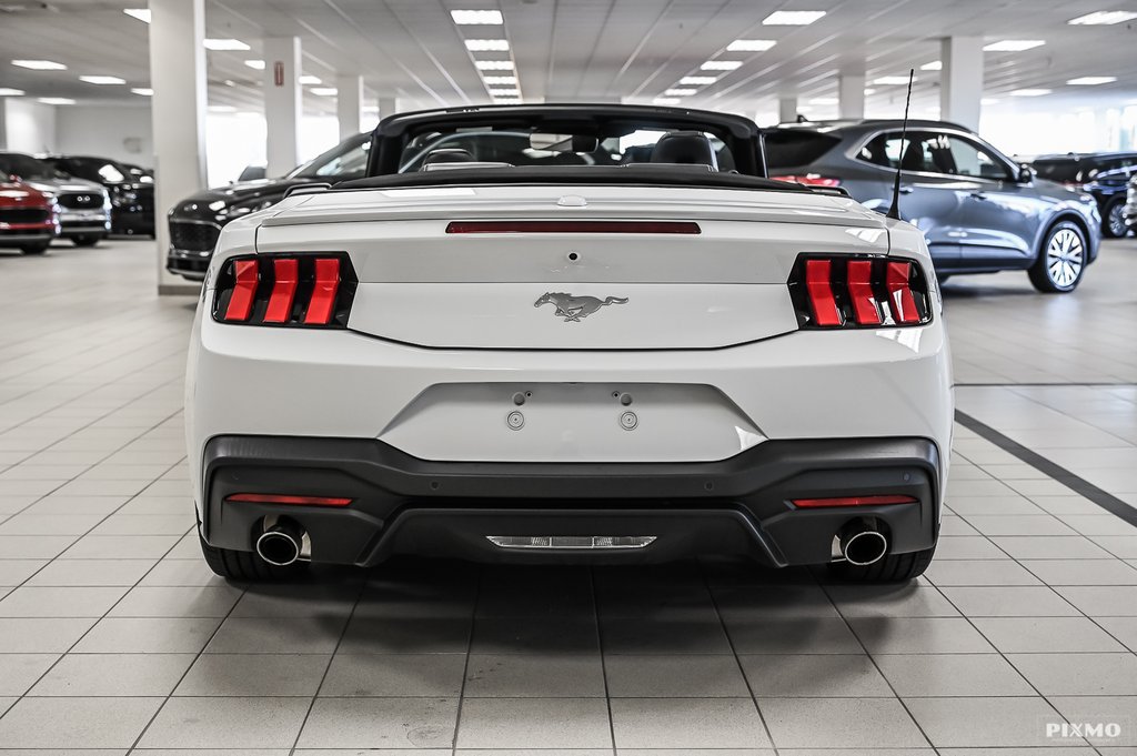 2025 Ford Mustang convertible in Brossard, Quebec - 8 - w1024h768px