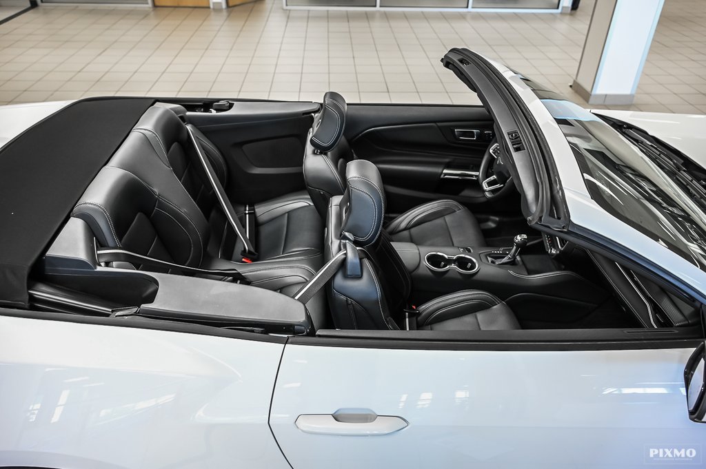 2025 Ford Mustang convertible in Brossard, Quebec - 27 - w1024h768px