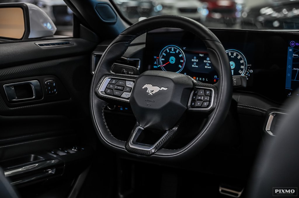 2025 Ford Mustang convertible in Brossard, Quebec - 28 - w1024h768px