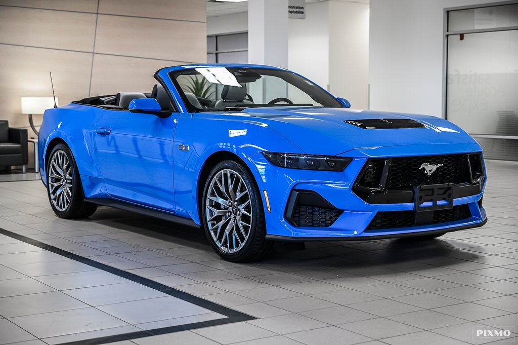2025 Ford Mustang convertible in Brossard, Quebec - 4 - w1024h768px