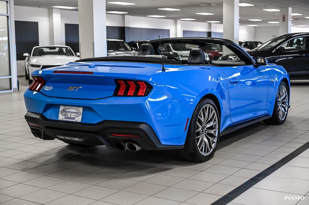 2025 Ford Mustang convertible in Brossard, Quebec - 6 - w1024h768px