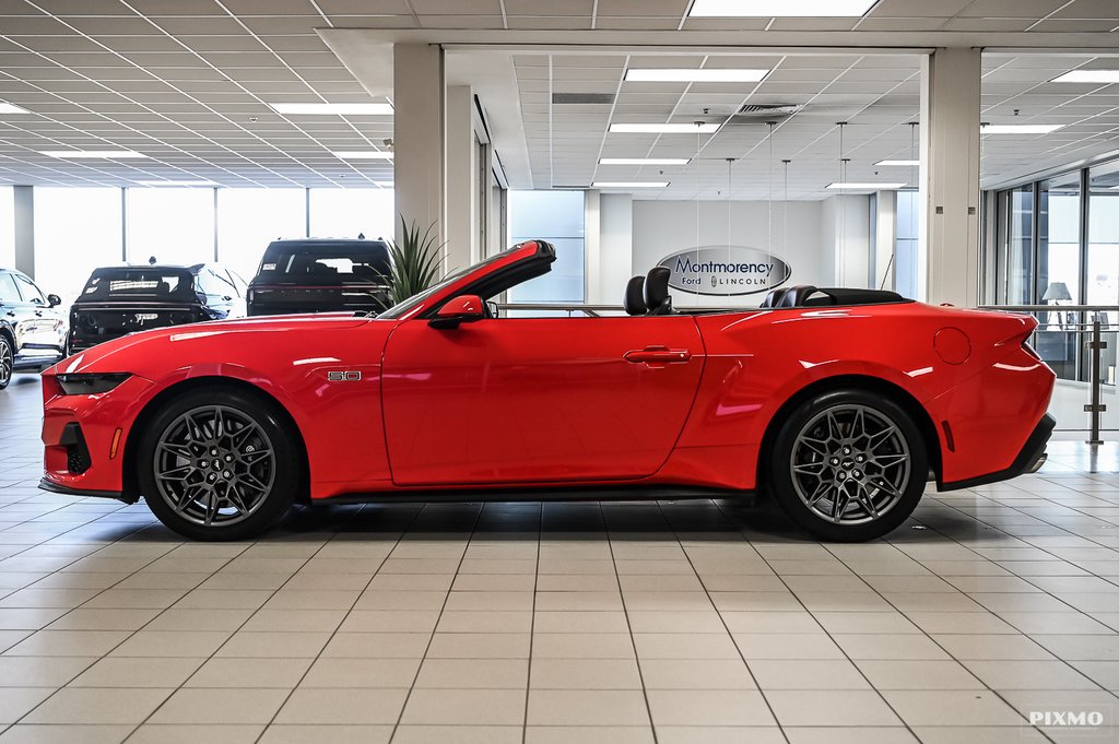 2025 Ford Mustang convertible in Brossard, Quebec - 12 - w1024h768px