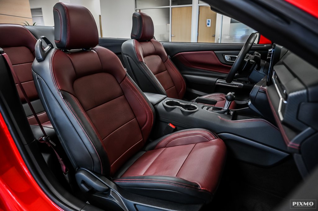 2025 Ford Mustang convertible in Brossard, Quebec - 32 - w1024h768px
