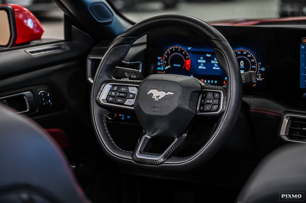 2025 Ford Mustang convertible in Brossard, Quebec - 29 - w1024h768px