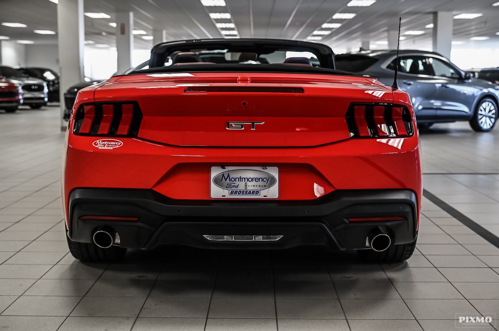 2025 Ford Mustang convertible in Brossard, Quebec - 8 - w1024h768px