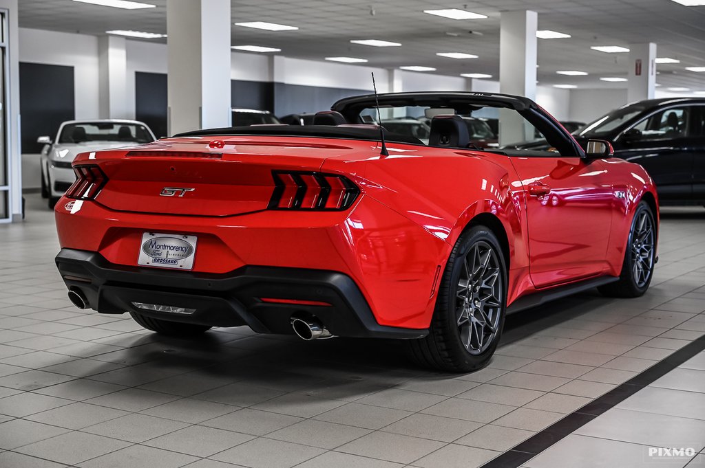 2025 Ford Mustang convertible in Brossard, Quebec - 6 - w1024h768px