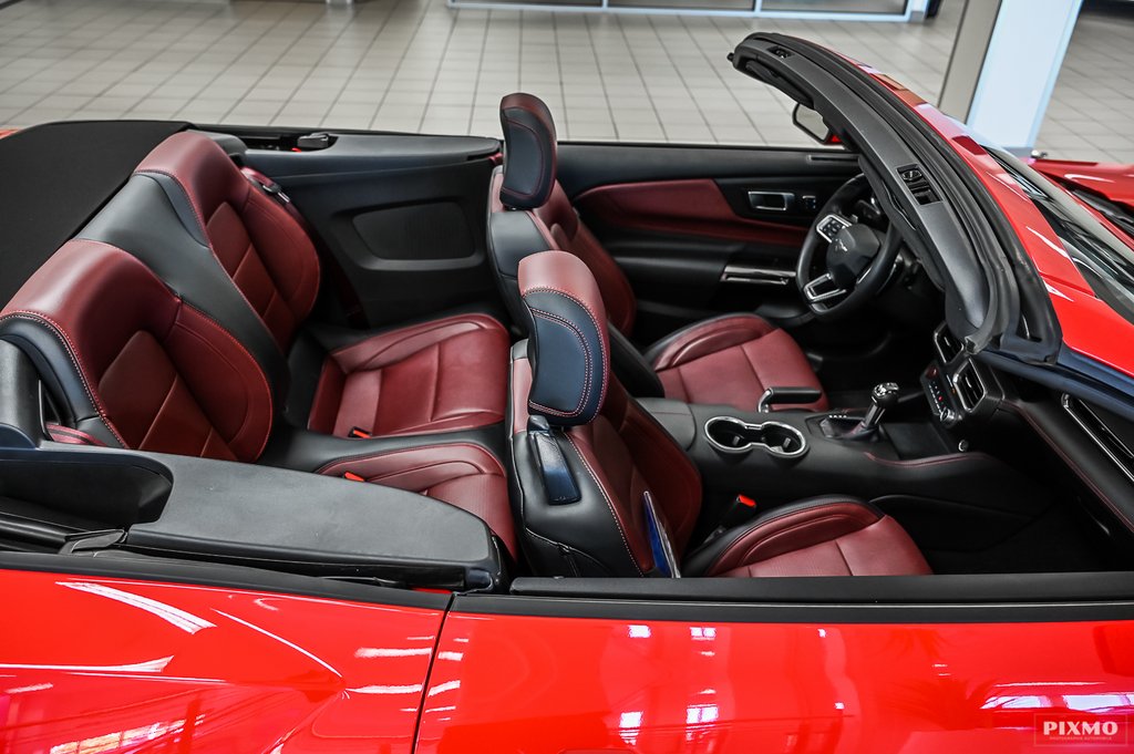 2025 Ford Mustang convertible in Brossard, Quebec - 28 - w1024h768px