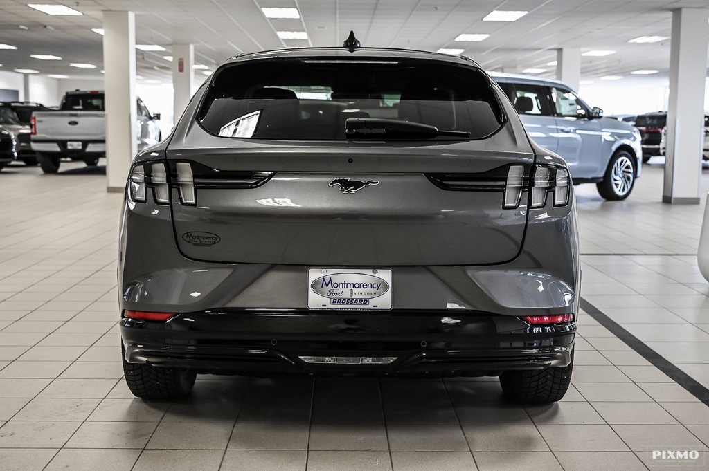 Ford Mustang Mach-E  2021 à Brossard, Québec - 8 - w1024h768px