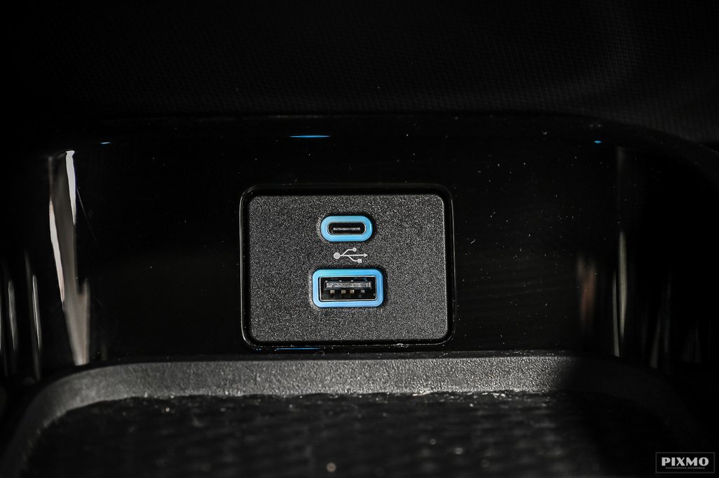 2021 Ford Mustang Mach-E Premium | AWD | LONG RANGE | TOIT PANO | in Brossard, Quebec - 28 - w1024h768px