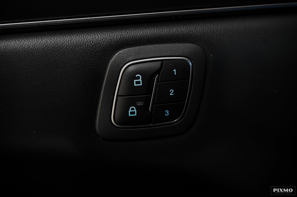 2021 Ford Mustang Mach-E Premium | AWD | LONG RANGE | TOIT PANO | in Brossard, Quebec - 20 - w1024h768px