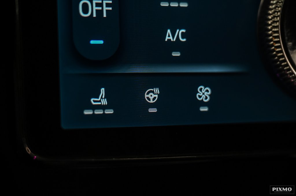 2021 Ford Mustang Mach-E Premium | AWD | LONG RANGE | TOIT PANO | in Brossard, Quebec - 27 - w1024h768px