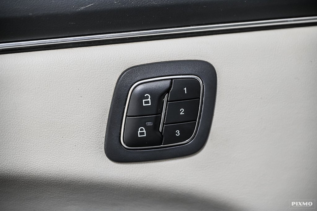 Ford Mustang Mach-E  2021 à Brossard, Québec - 18 - w1024h768px