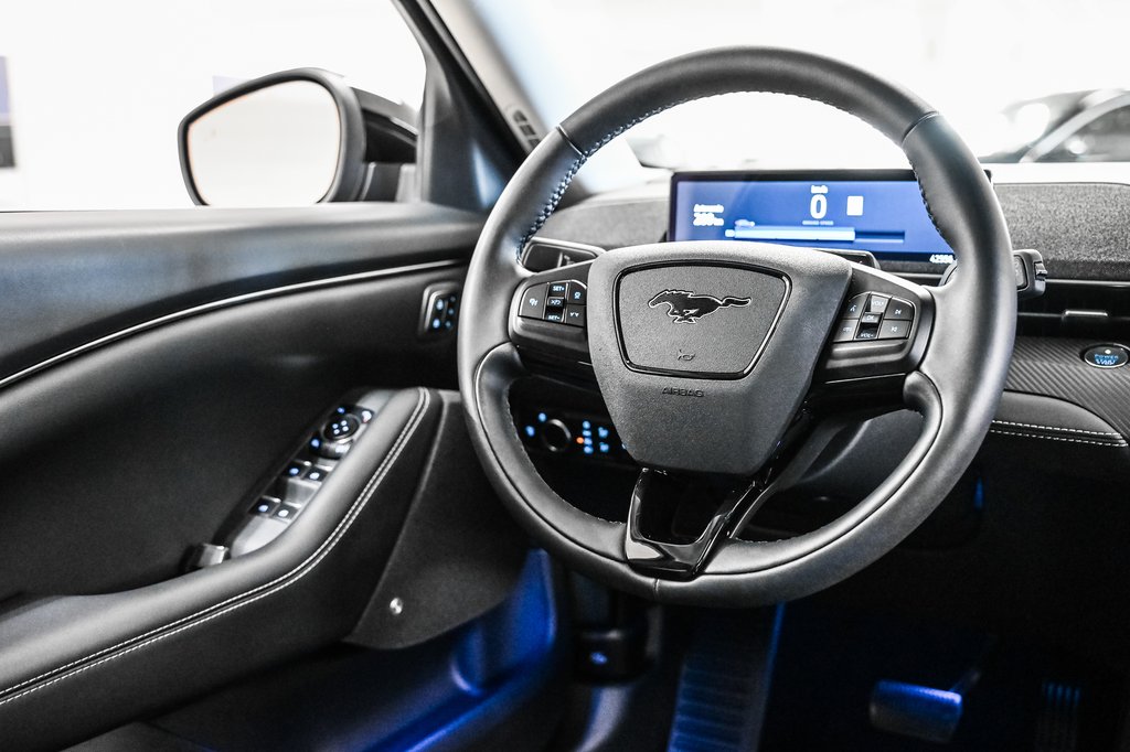 2023 Ford Mustang Mach-E Premium AWD | BATTERIE LONGUE DURÉE | 467KM | TOIT in Brossard, Quebec - 36 - w1024h768px